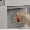 test sanguin avec l' analyseur d' hématologie